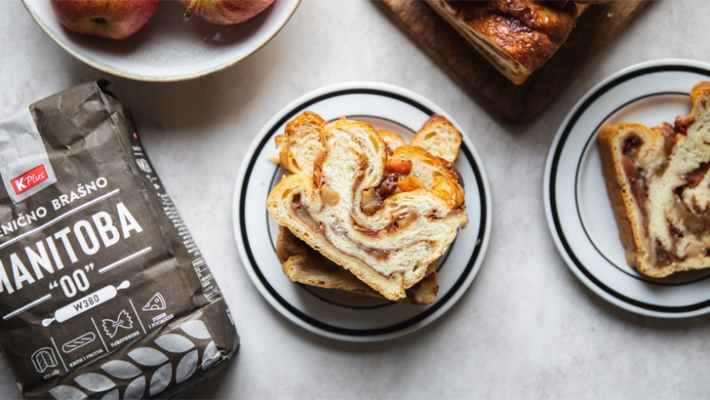 Babka s jabukama i cimetom 